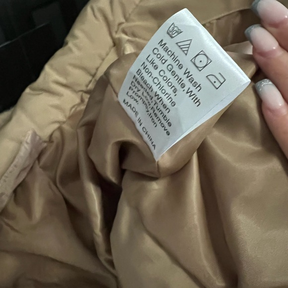 Contrast Panel Faux-Fur Hooded Belted Coat - Picture 9 of 9